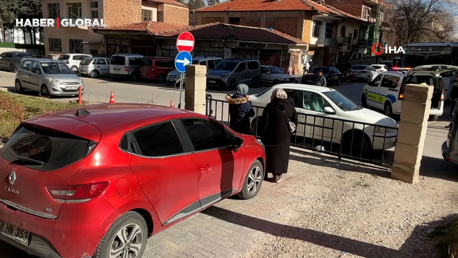 Otoparkta Mahsur Kalan Sürücüden Şaşırtan Savunma!