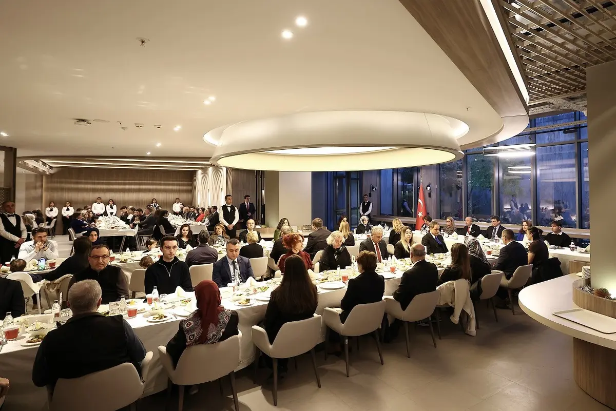 OYAK yönetimi, şehit aileleriyle iftar programında bir araya geldi 3