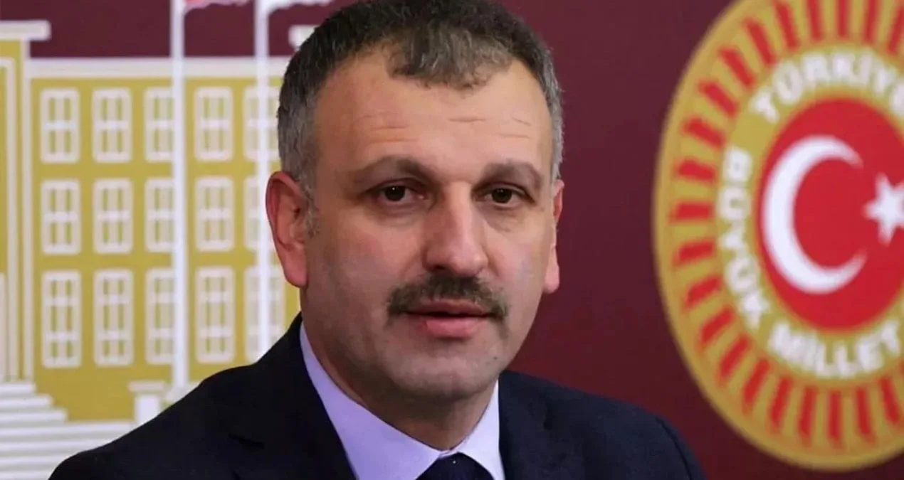 Özcan ve Saral Arasındaki Sert Tartışma Sürüyor!