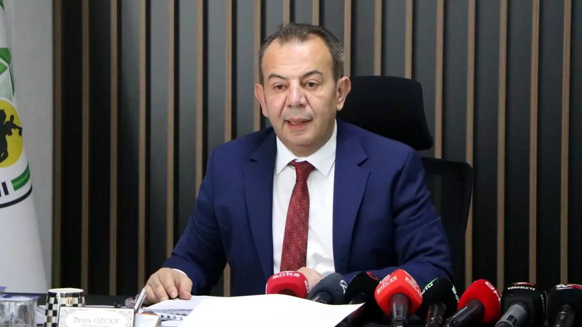 Özcan: Yangın Sorumluluğumuz Yok, İstifa Ederdim!