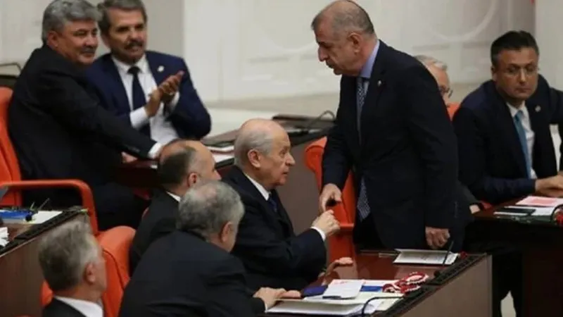 Özdağ’dan Bahçeli’ye Sert Tepki: Türkiye’yi Değiştiriyorsunuz!
