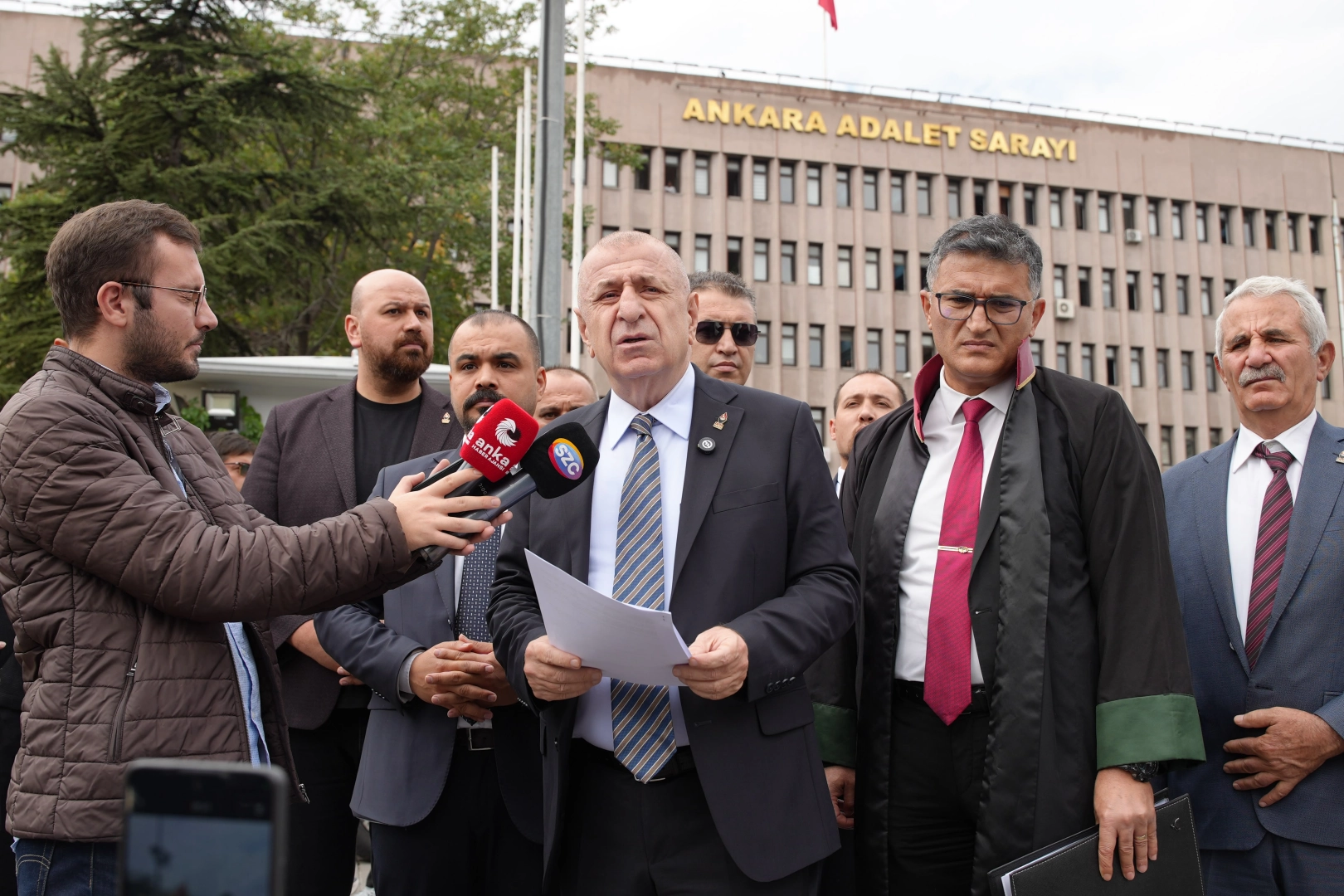 Özdağ’dan Kürtçe Tabelalara Suç Duyurusu!