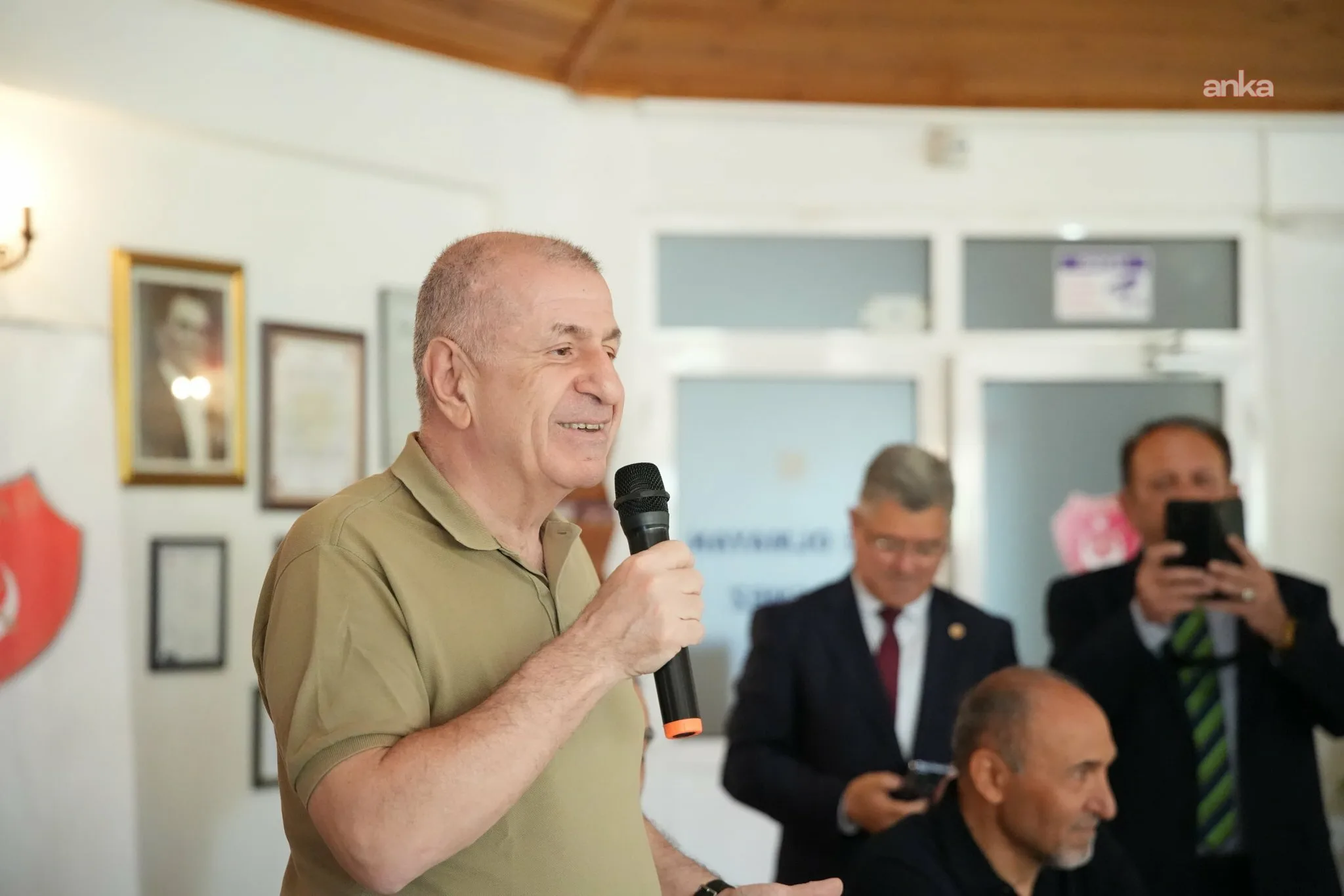 Özdağ, Emekli Astsubaylarla Sorunları Görüştü