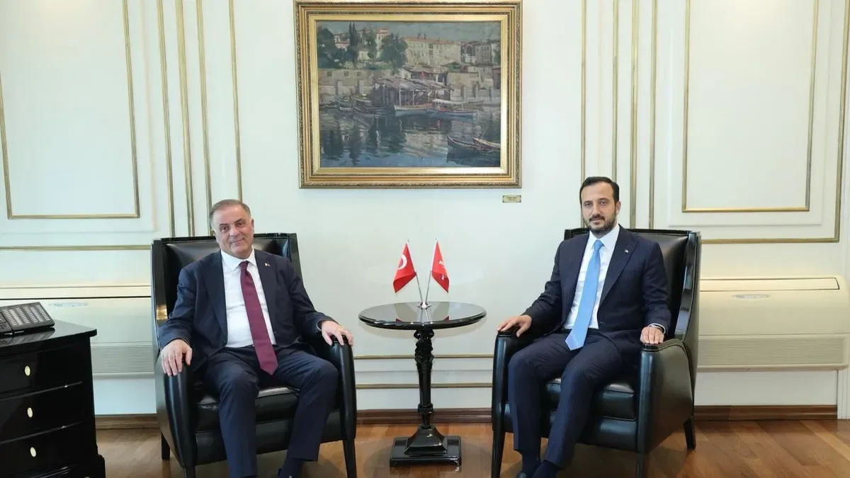Özdemir’den Nuri Aslan’a Taziye Ziyareti
