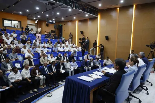 Güreşçileri alnından öpmüştü! Büşra Özdemir den açıklama: