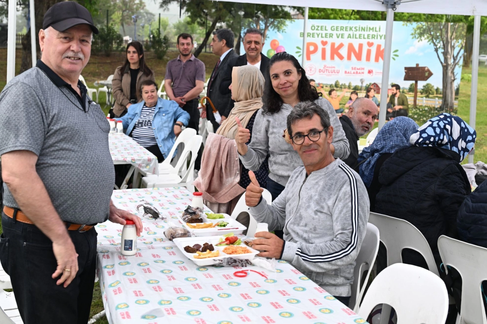 Özel Bireyler Ortaköy’de Yağmura Rağmen Piknikte