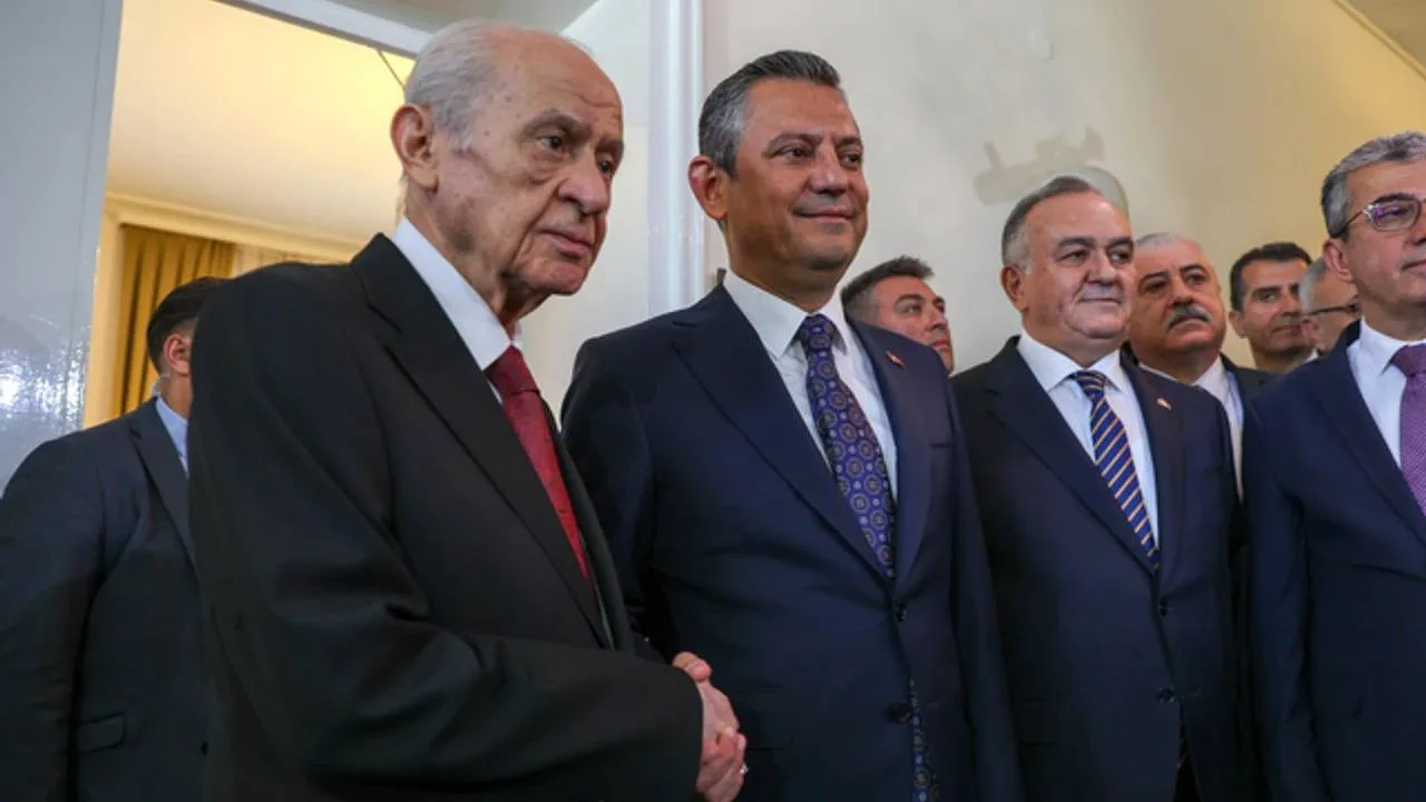 Özel’den Bahçeli’ye Emekli Aylığı Çağrısı!