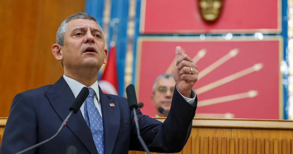 Özel’den Komisyon Eleştirisi: Demokrasi Vurgusu!
