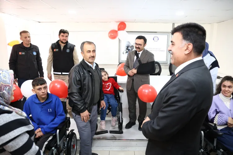 Özel Eğitim Öğrencilerine Akülü Sandalyeler Teslim!