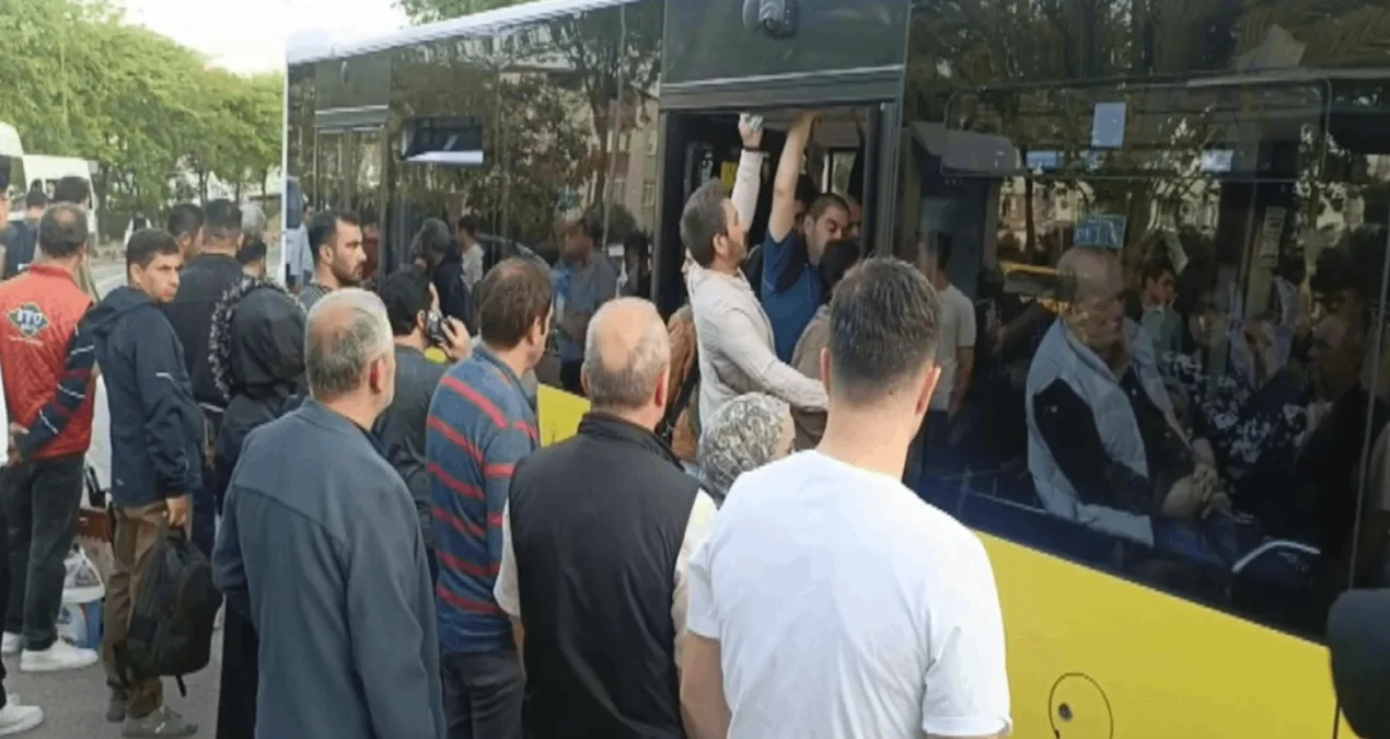 Özel Halk Otobüsleri Kontak Kapatıyor, Sonra İBB’yle Anlaştı!
