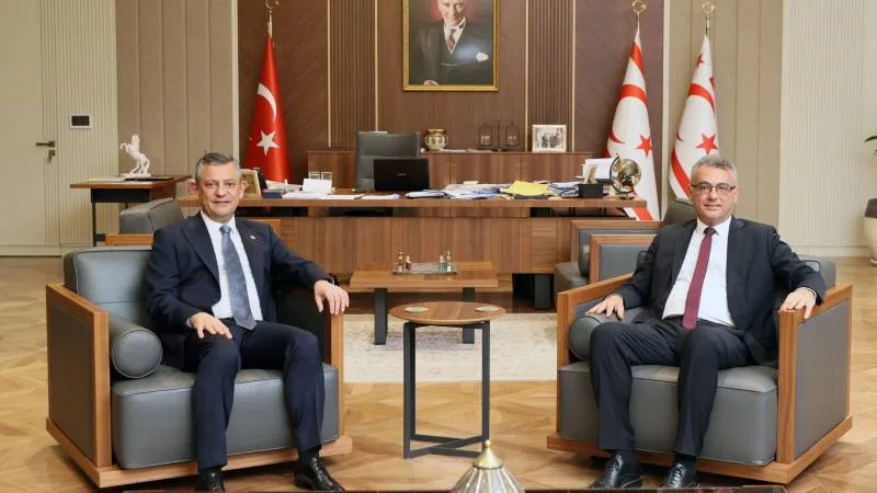 Özel, KKTC’de Erhürman ile Görüştü!