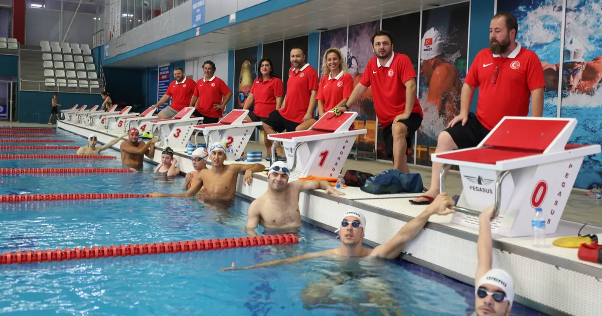 Özel Sporcular, Sakarya’da Yüzme Kampında!