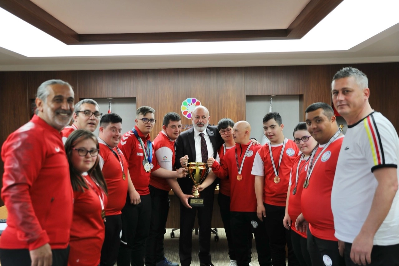 Özel Sporculara Başkan’dan Gurur Dolu Karşılama