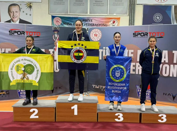 Özge Yılmaz, Masa Tenisi Şampiyonası’nda Bronz Kazandı