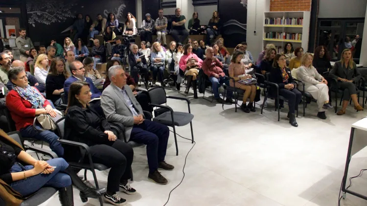 Özgür Mumcu: Dijital Çağın Paradoksları ve Umut