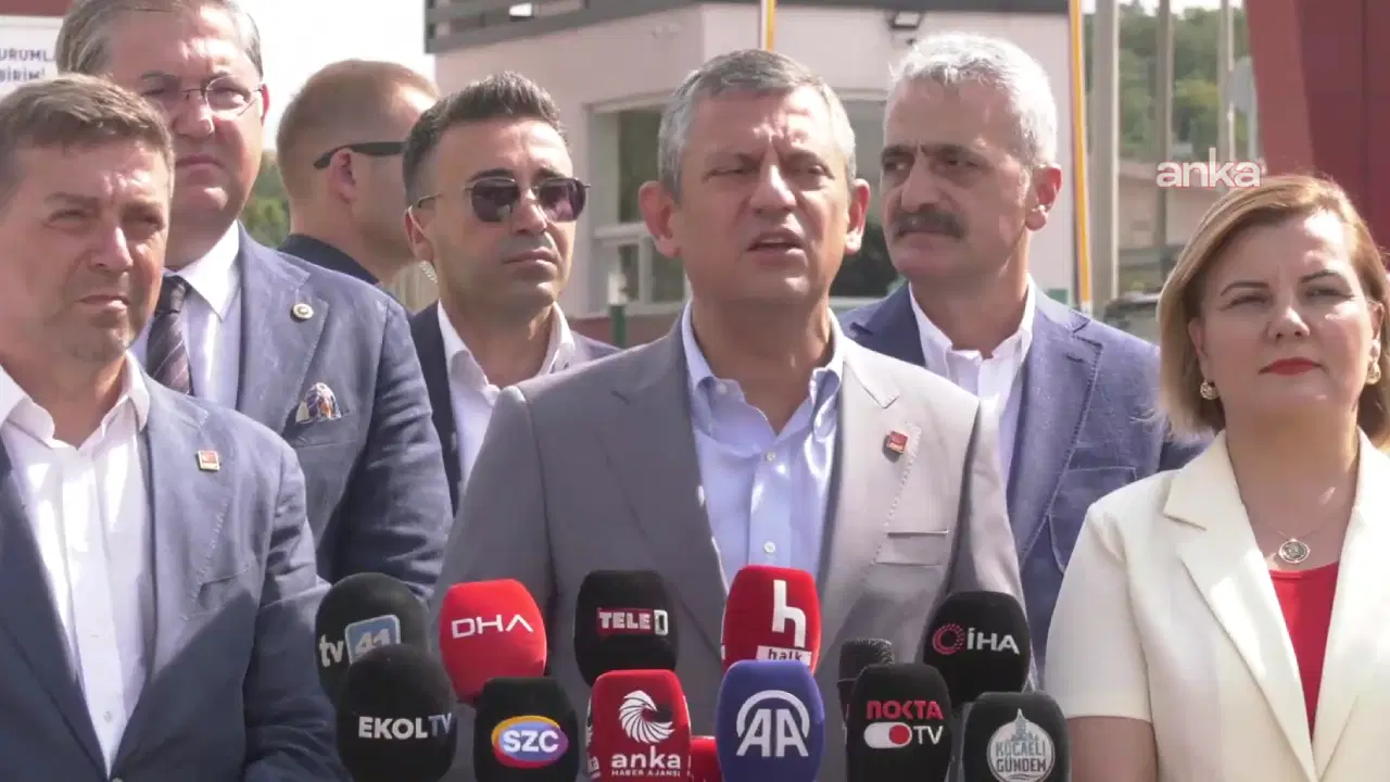 Özgür Özel: ‘Abdullah Güler Hadsizlik Yapıyor!’
