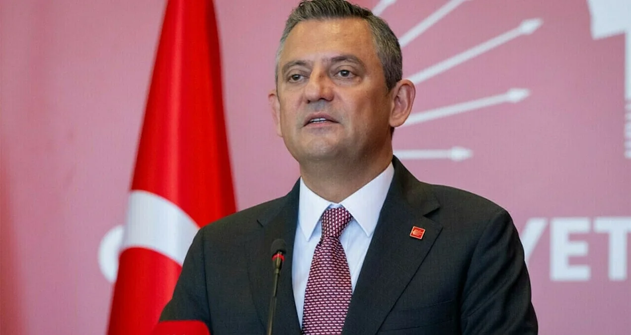 Özgür Özel, Anneler Günü’nde 32 kadını aradı