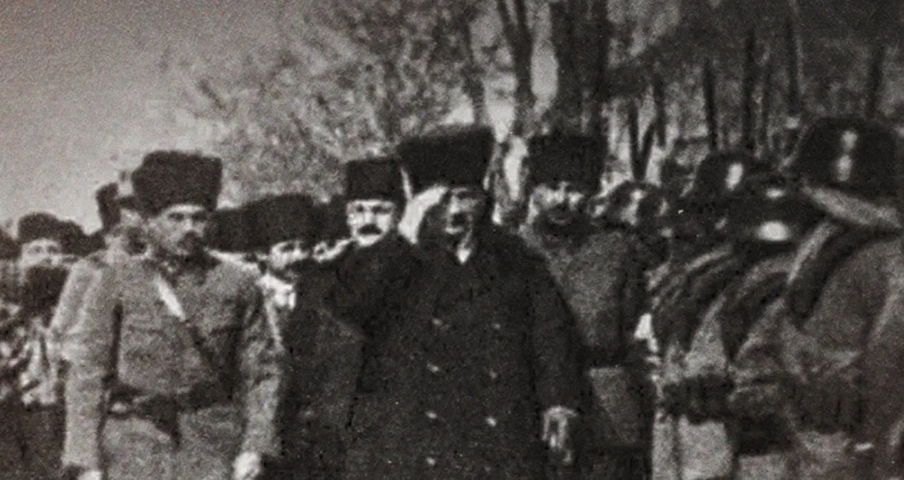 Özgür Özel, Atatürk’ü 106. Yılında Andı