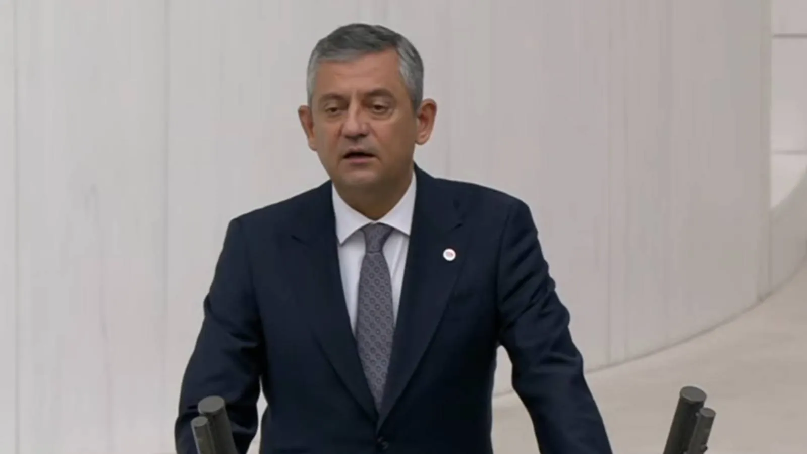 Özgür Özel: Barışın Önünde Durmayacağız!