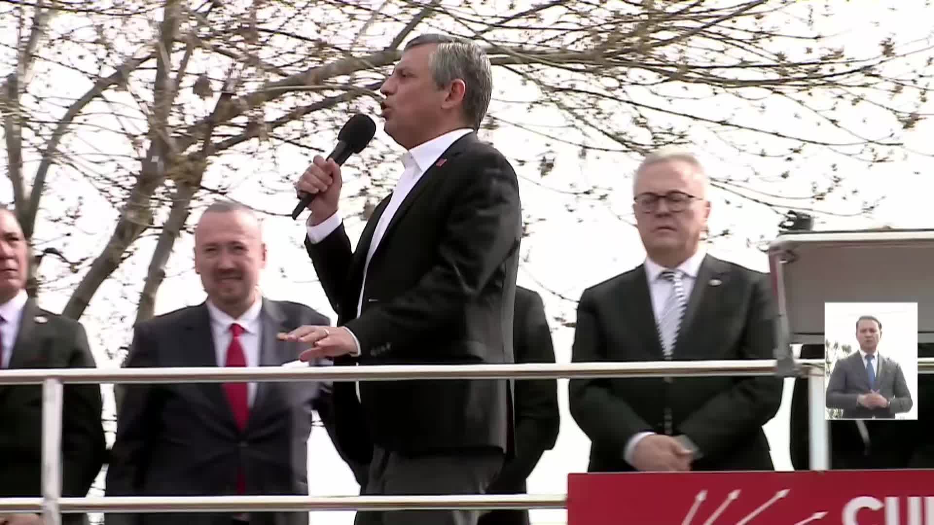 Özgür Özel: Canlı Yayın İstiyoruz!