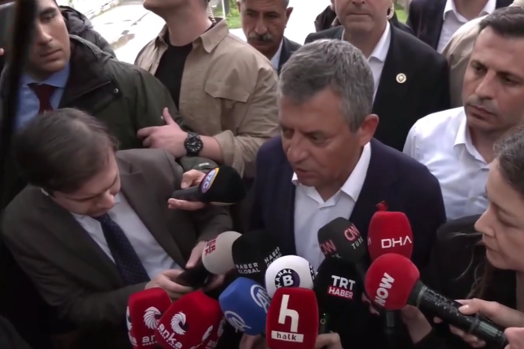 Özgür Özel: CHP İçin Savaşacağız!
