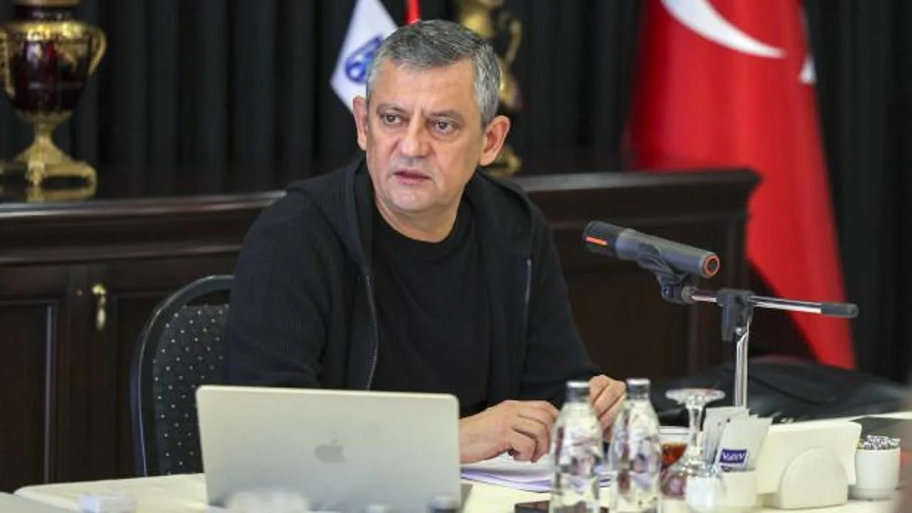 Özgür Özel, CHP’nin Gelecek Planlarını Değerlendiriyor
