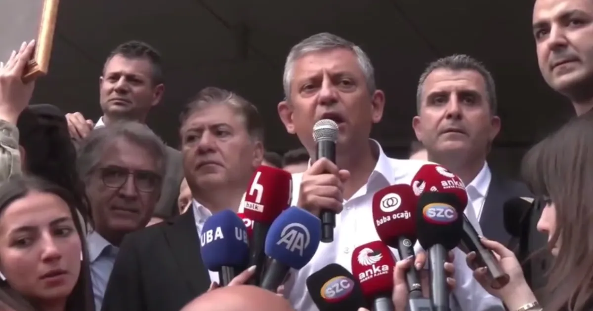 Özgür Özel: CHP Yolda, Mücadele Devam Edecek!