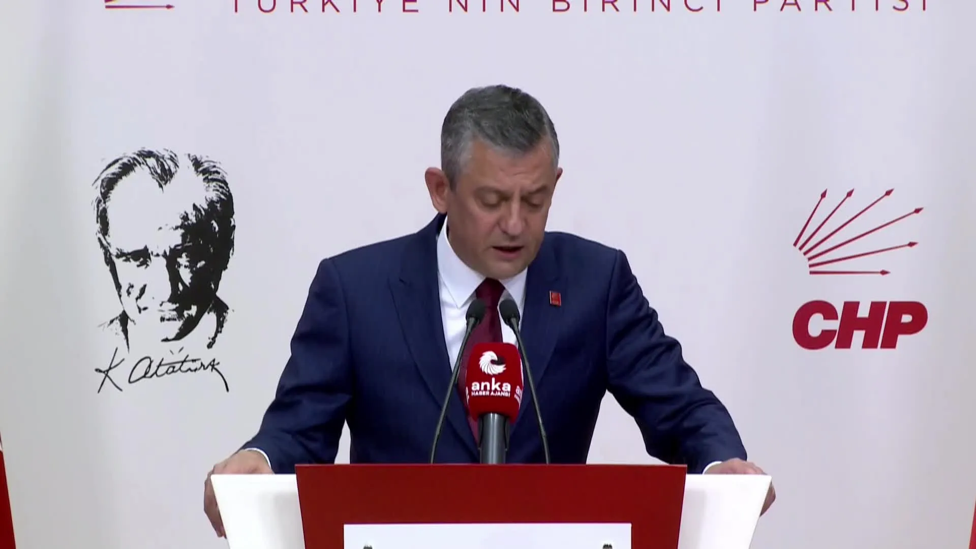 Özgür Özel’den Akın Gürlek’e Sert Eleştiriler