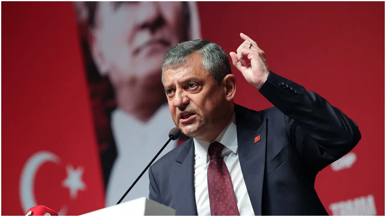 Özgür Özel’den Çerçeve Yasa Öncesi MYK Hamlesi