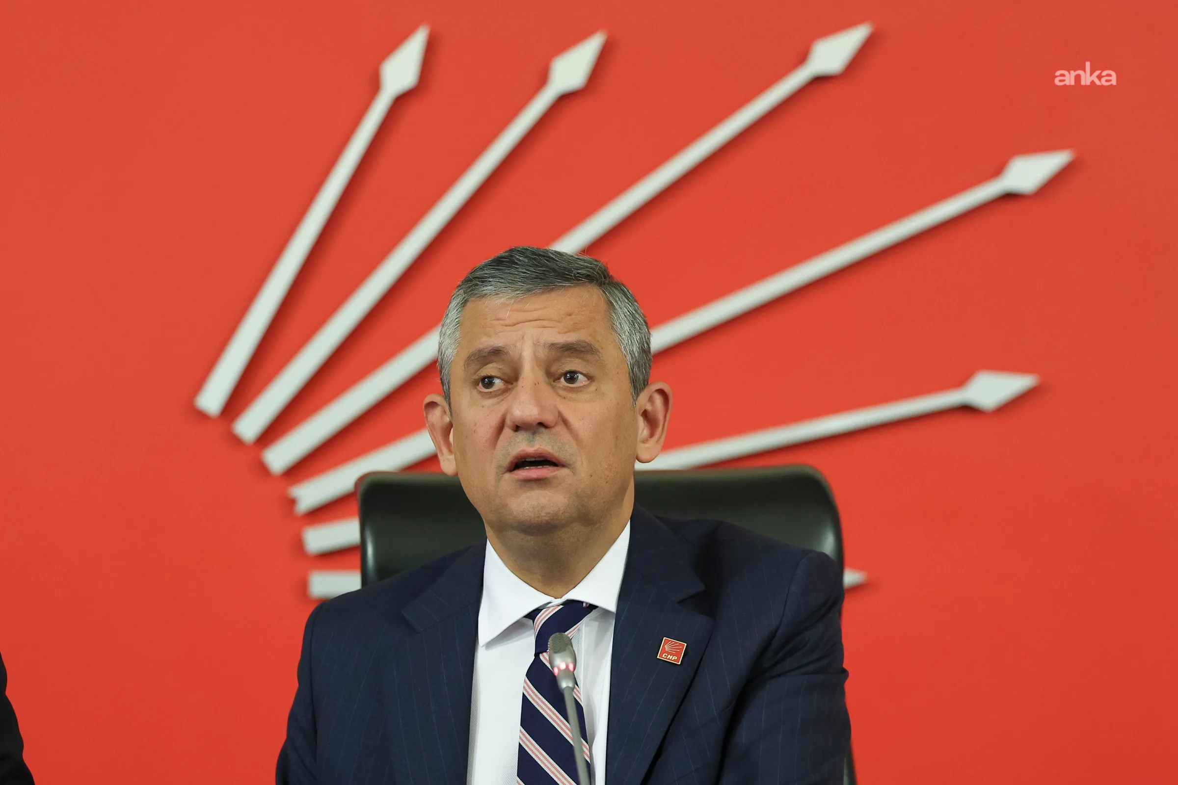 Özgür Özel’den İl Başkanlarına Acil Toplantı Çağrısı