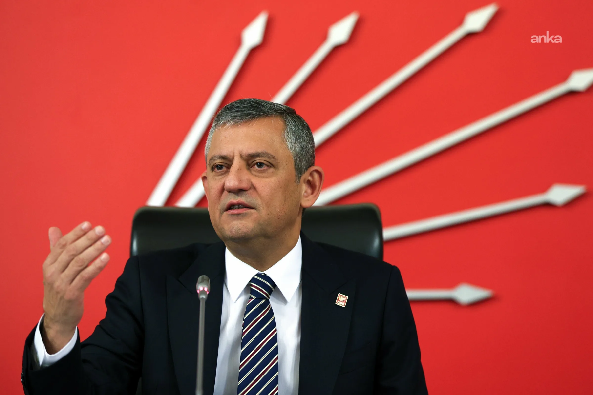 Özgür Özel’den Katar’daki Helikopter Kazasına Başsağlığı