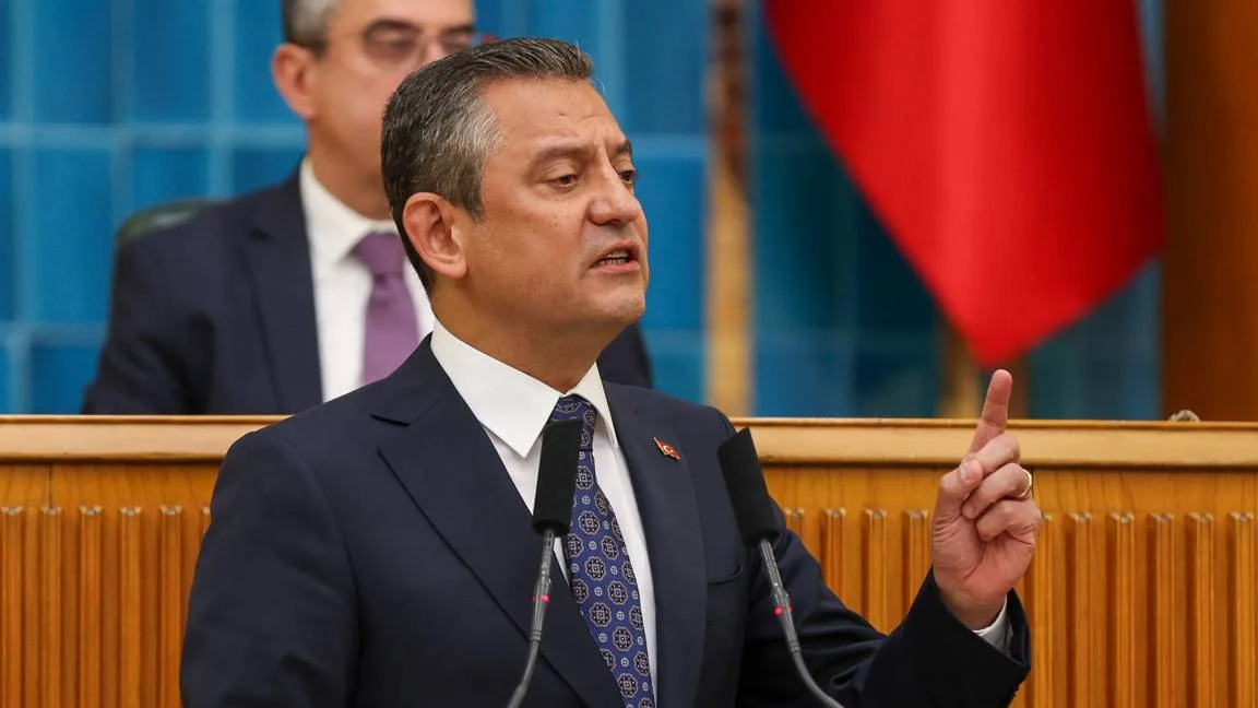 Özgür Özel’den Kritik Mesajlar: İlk Toplantı