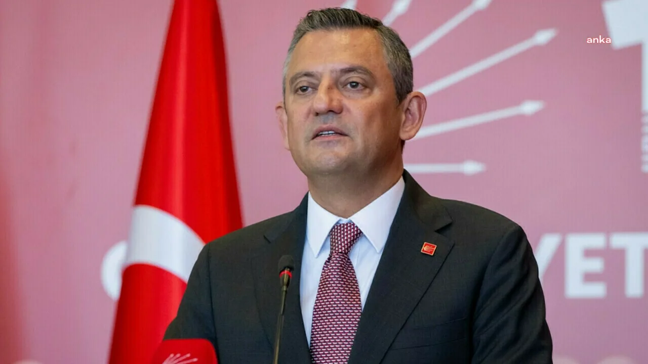 Özgür Özel’den VakıfBank ve Eczacıbaşı’na Tebrik