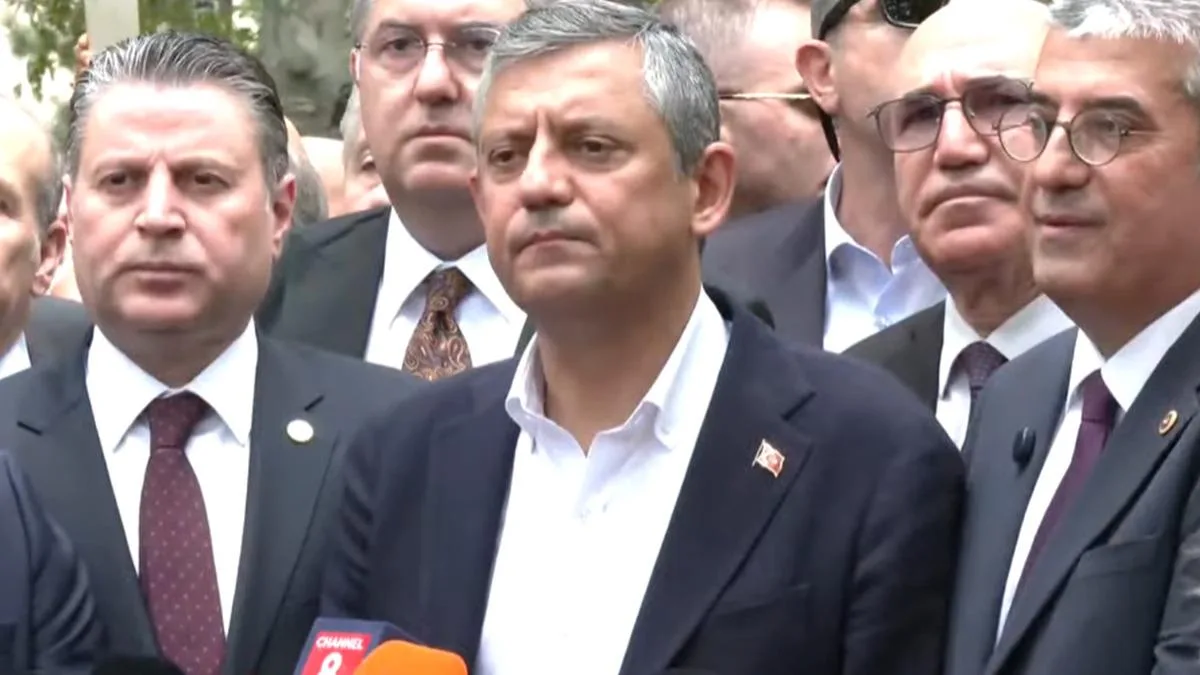 Özgür Özel’den Yeni Parti’nin İlk Açıklaması