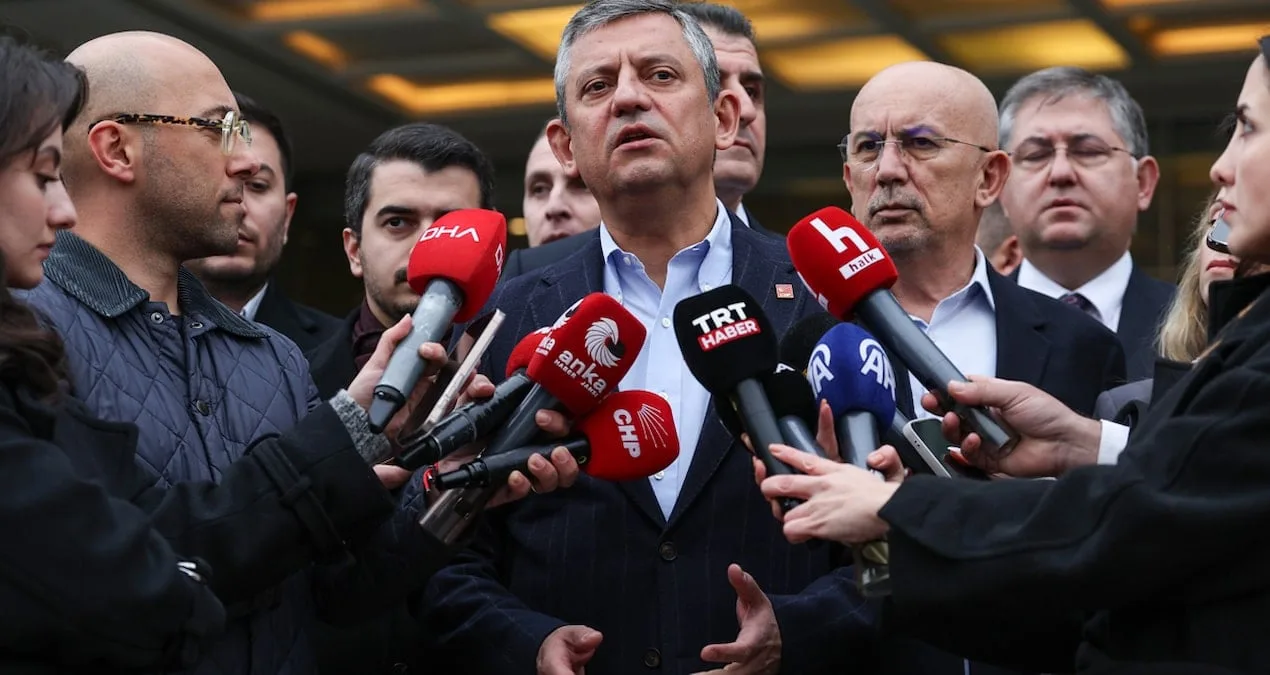 Özgür Özel’den Yeni Yıl Kutlaması Mesajları