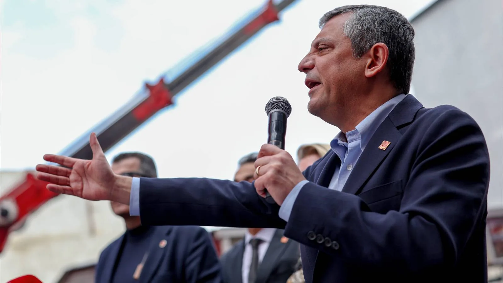 Özgür Özel: Deprem Turistleri Kimler?