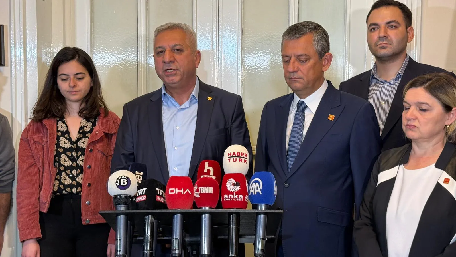 Özgür Özel’e Emek Partisi’nden destek ziyareti