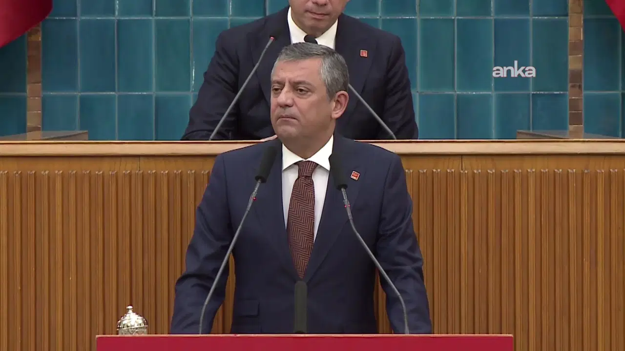 Özgür Özel: ‘Emeklilerin Mücadelesi Onurumuzdur’