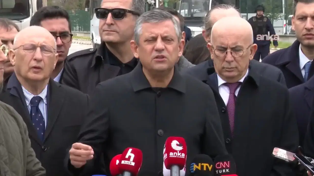 Özgür Özel: Gazetecilere Gözdağı Veriliyor!
