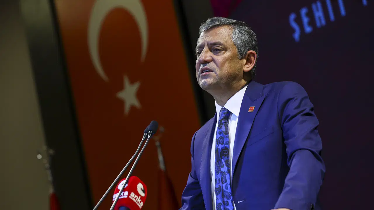 Özgür Özel Gazilerle İftar Sofrasında Bir Araya Geldi
