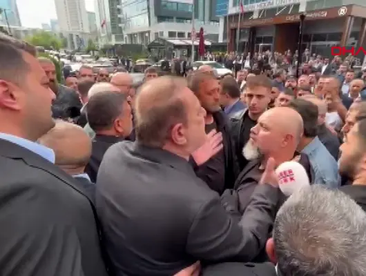 CHP Genel Merkezi'nde tansiyon yükseldi!
