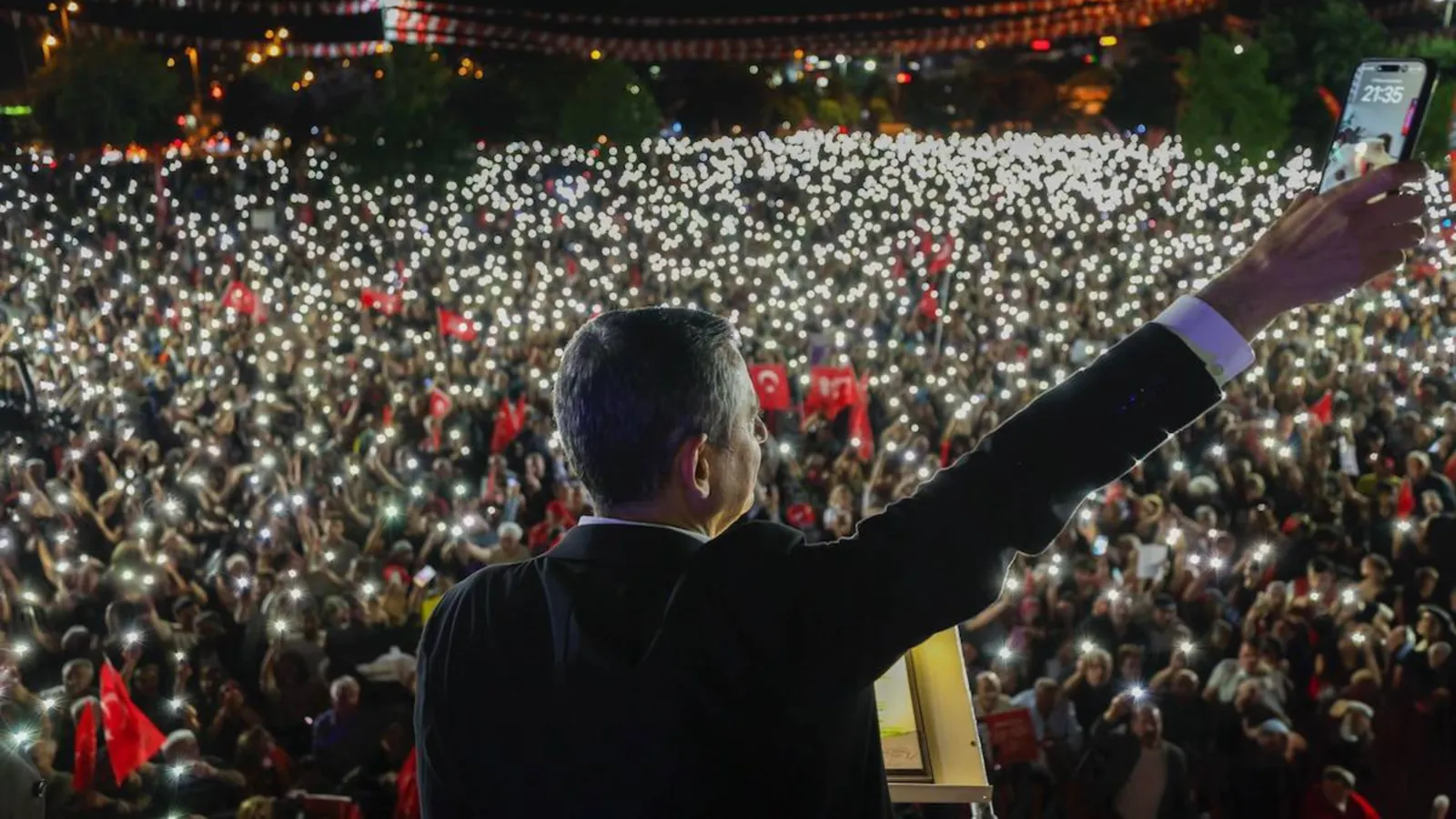 Özgür Özel: Hukuksuzluğa Karşı Saraçhane Çağrısı!