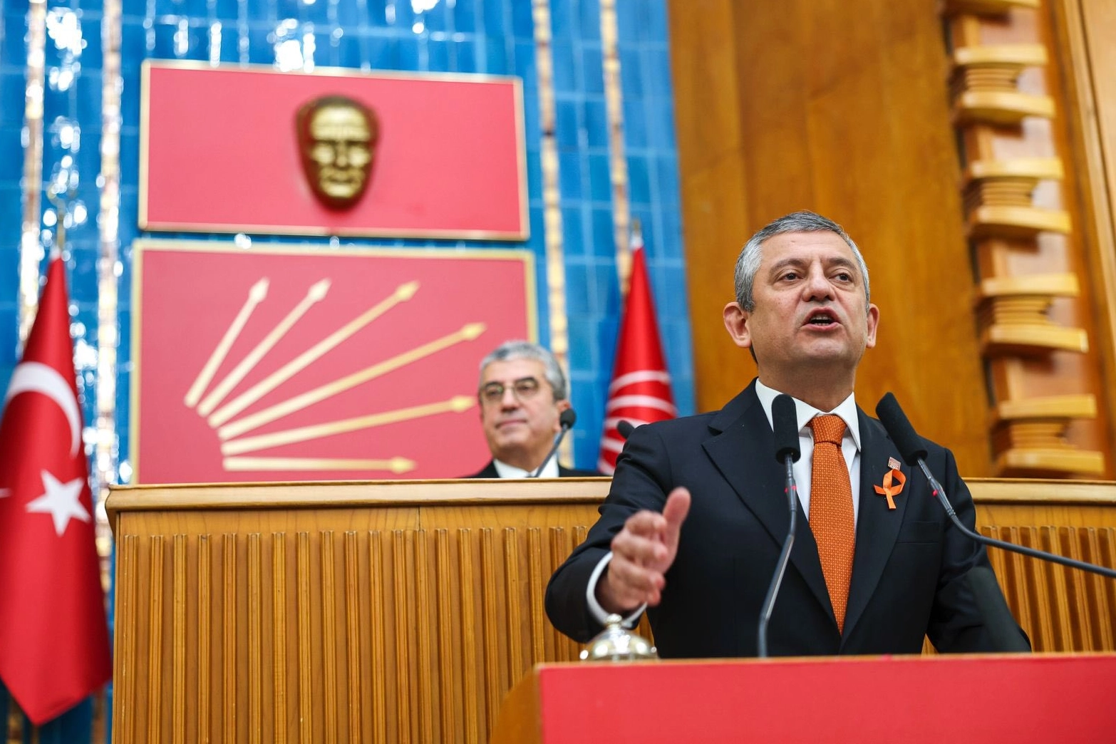 Özgür Özel: İBB Vakıf İlişkileri Şeffaf Değil!