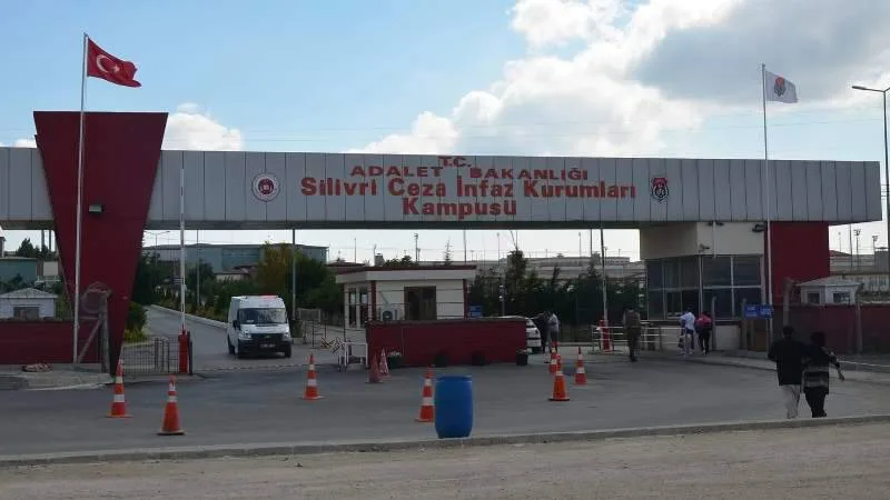 Özgür Özel, İmamoğlu için Silivri’de!
