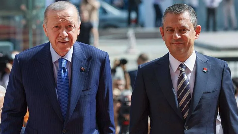Özgür Özel, İmamoğlu’na Cezaevinde Destek Verdi