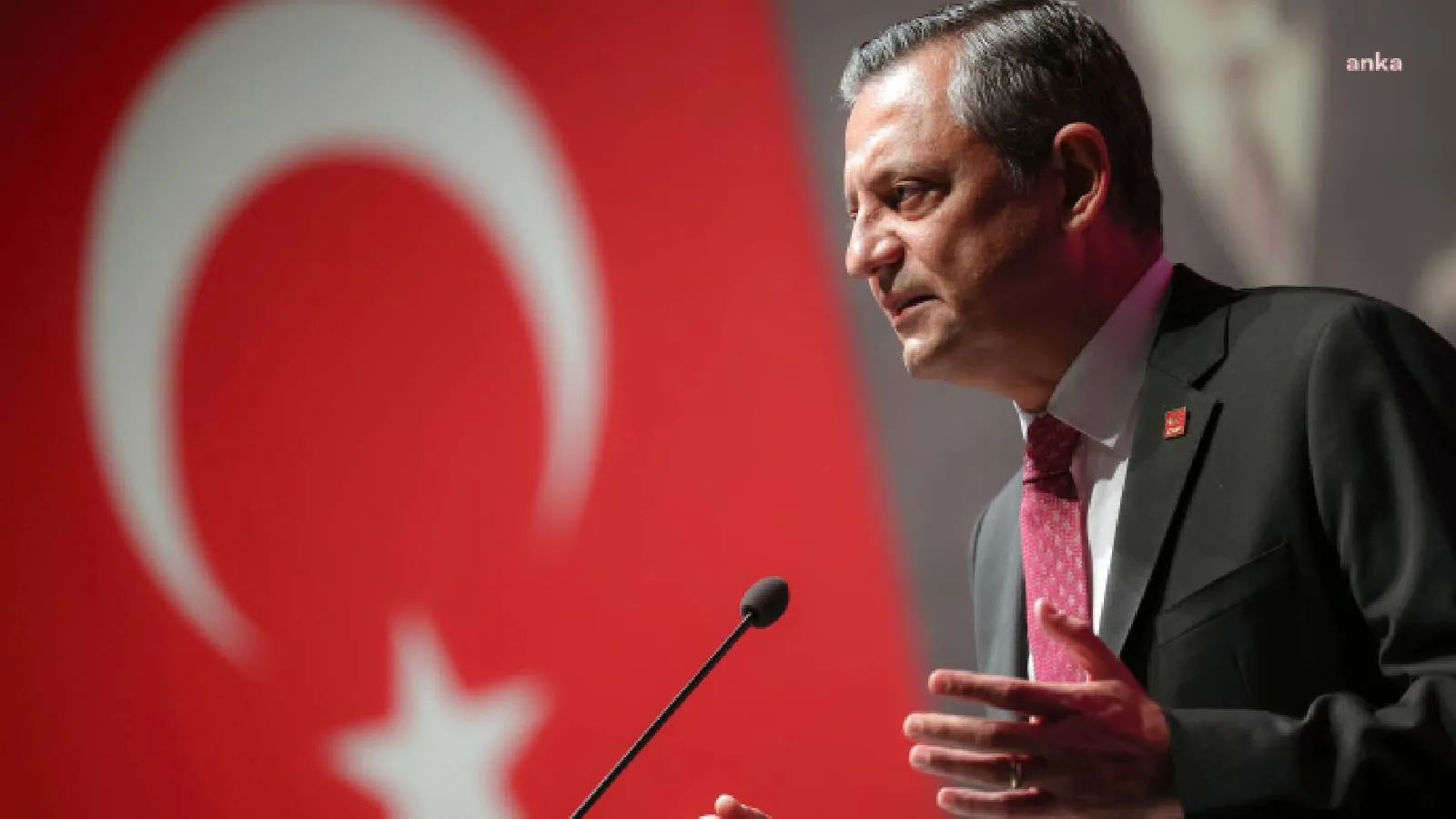 Özgür Özel’in Çağrısıyla Kurultay İçin İmzalar Toplandı