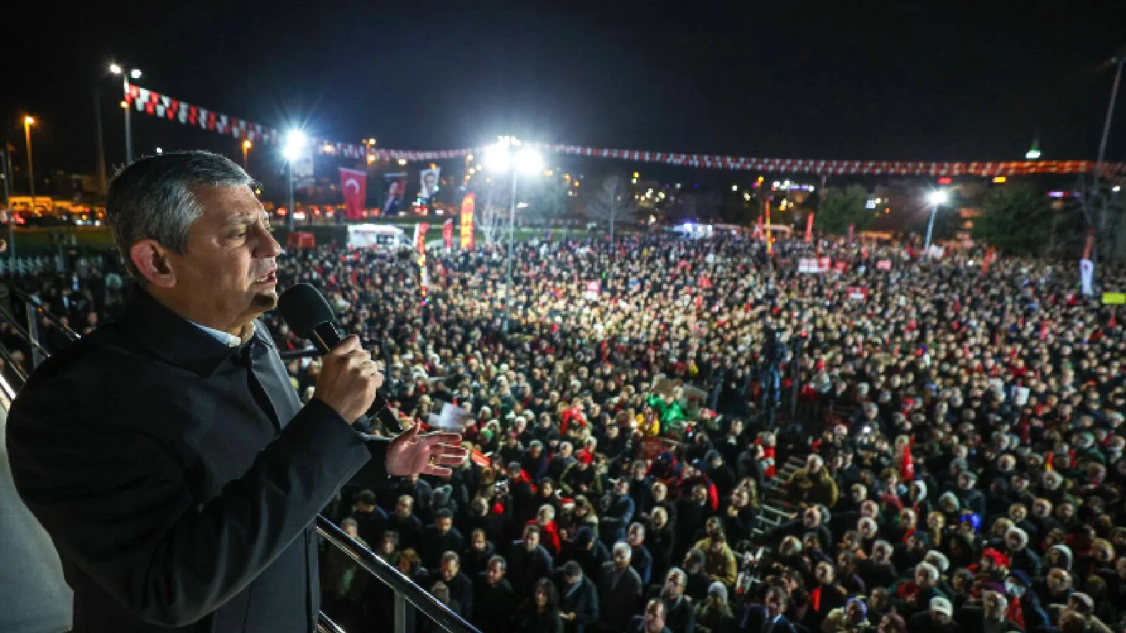 Özgür Özel’in Mitingleri: Hiperaktif Sıkıntısı!