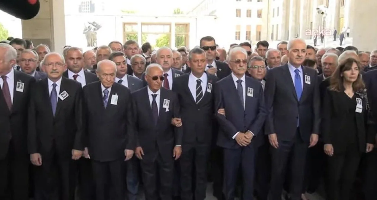 Özgür Özel, Kılıçdaroğlu’nu Törende Karşıladı