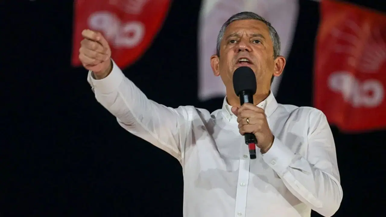 ÖZGÜR ÖZEL KVKK SUÇU MU İŞLİYOR?