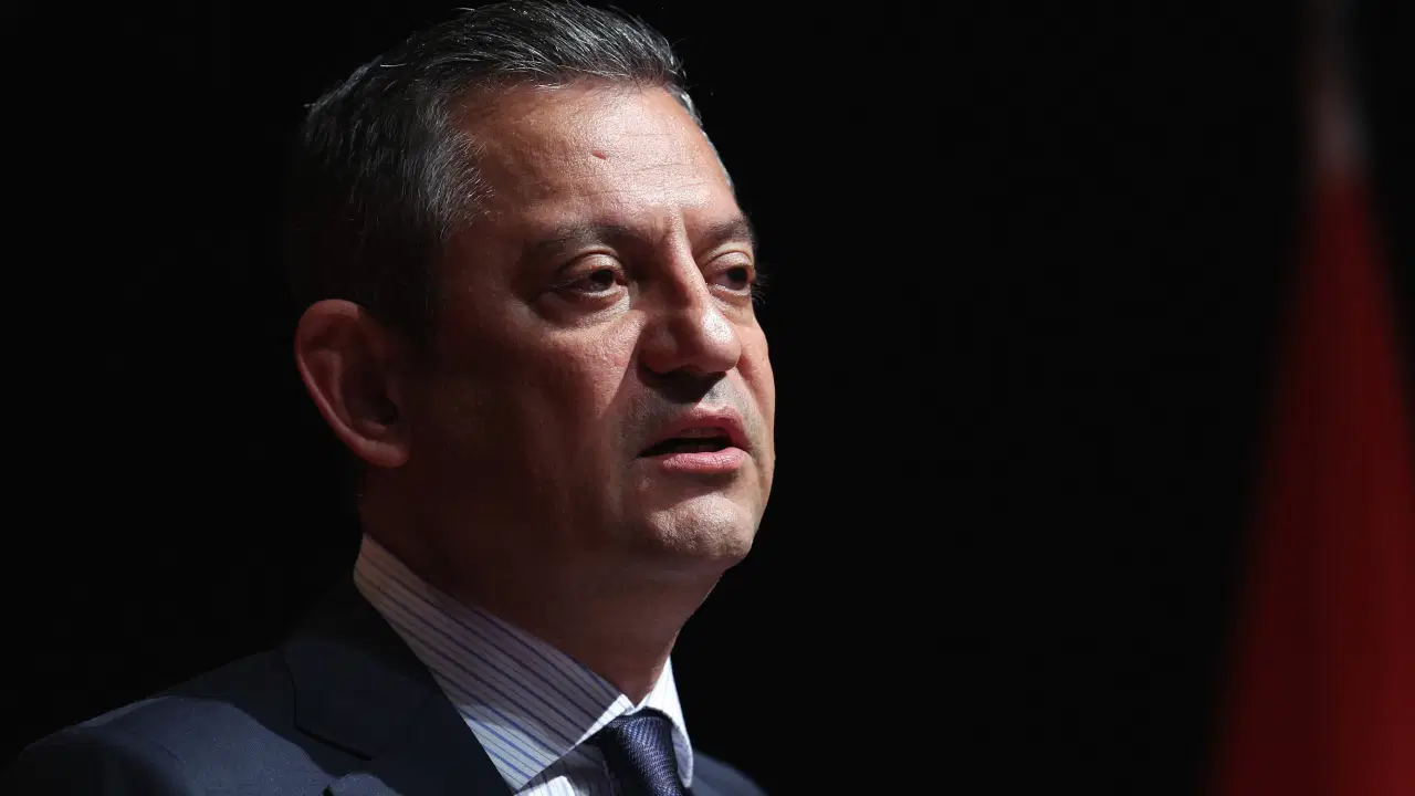 Özgür Özel: Nazım Hikmet’i Rahmetle Anıyoruz